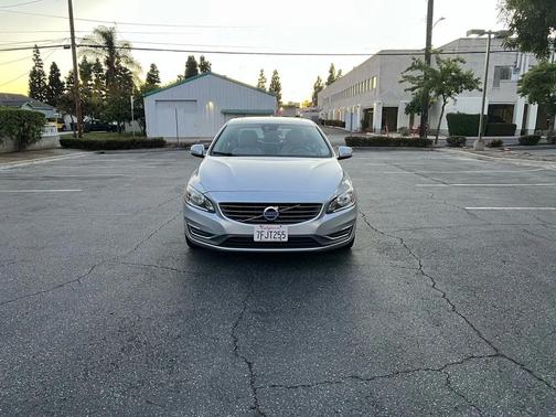 Bright Silver Metallic 2014 Volvo S60 T5