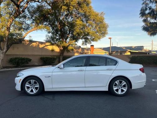 2011 BMW 528 528i
