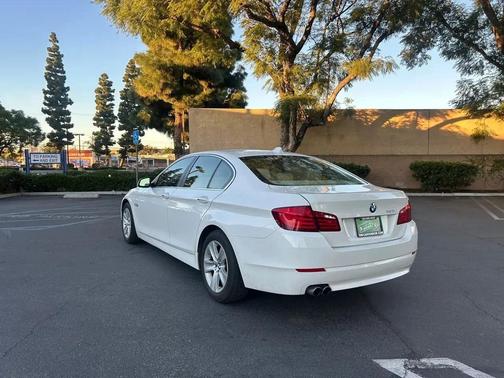 2011 BMW 528 528i