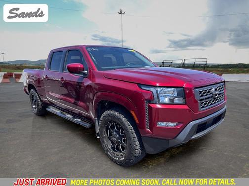 Cardinal Red Tricoat 2022 Nissan Frontier SV