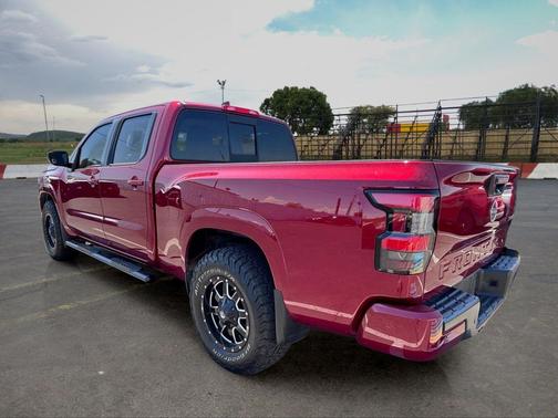 Cardinal Red Tricoat 2022 Nissan Frontier SV