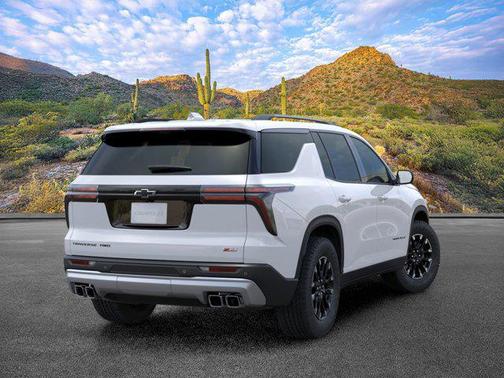 Polar White Tricoat 2026 Chevrolet Traverse AWD Z71
