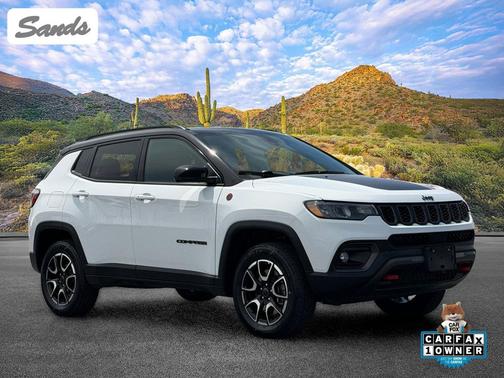 Bright White Clearcoat 2025 Jeep Compass Trailhawk