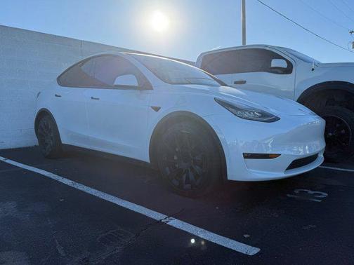 2022 Tesla Model Y Long Range Dual Motor All-Wheel Drive