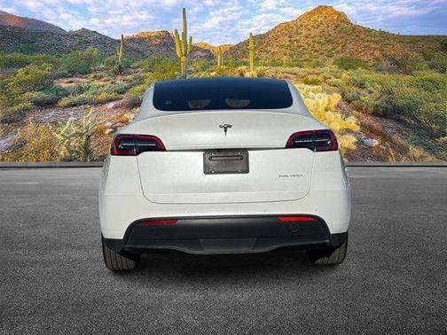 2022 Tesla Model Y Long Range Dual Motor All-Wheel Drive