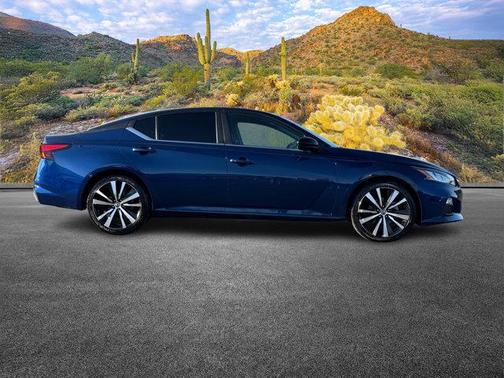 2021 Nissan Altima SR FWD