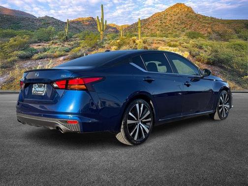 2021 Nissan Altima SR FWD