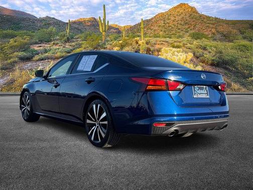 2021 Nissan Altima SR FWD