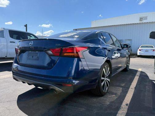 2021 Nissan Altima SR FWD