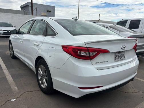 2017 Hyundai SONATA SE
