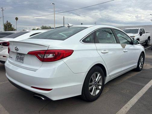 2017 Hyundai SONATA SE