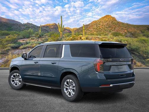 2025 Chevrolet Suburban LS
