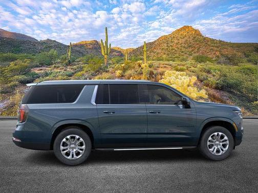 2025 Chevrolet Suburban LS