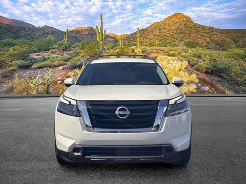 Pearl White Tricoat 2024 Nissan Pathfinder SV FWD
