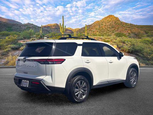 Pearl White Tricoat 2024 Nissan Pathfinder SV FWD
