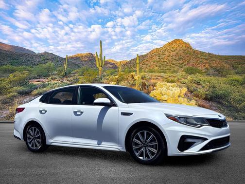 Snow White Pearl 2019 Kia Optima LX
