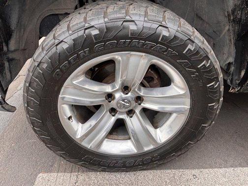 Brilliant Black Crystal Pearlcoat 2017 RAM 1500 Express