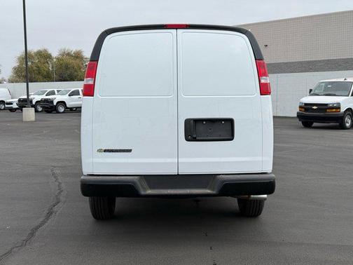 2025 Chevrolet Express 2500 RWD 2500 Regular Wheelbase WT