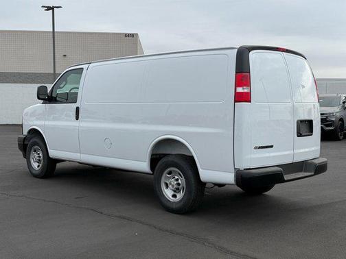 2025 Chevrolet Express 2500 RWD 2500 Regular Wheelbase WT