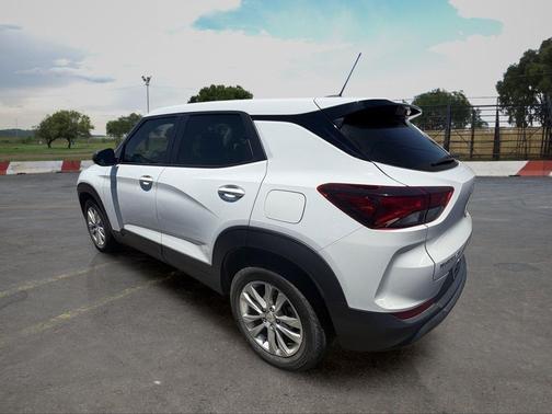 Summit White 2023 Chevrolet Trailblazer LS