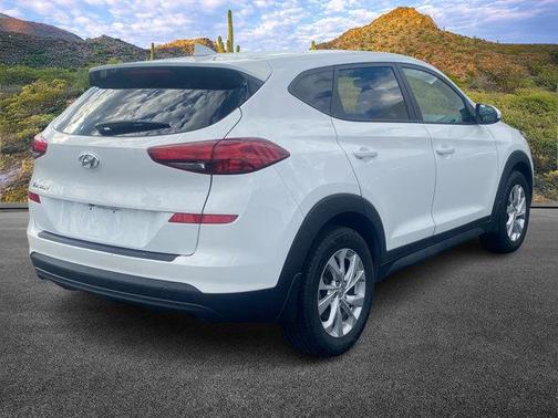 2021 Hyundai TUCSON SE