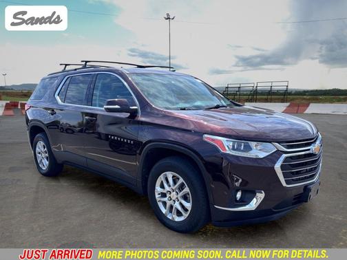 Black Cherry Metallic 2021 Chevrolet Traverse LT Cloth