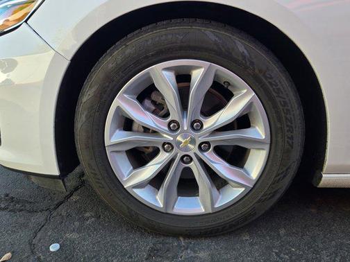 2022 Chevrolet Malibu FWD LT