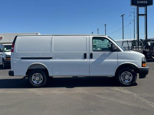 2025 Chevrolet Express 2500 RWD 2500 Regular Wheelbase WT