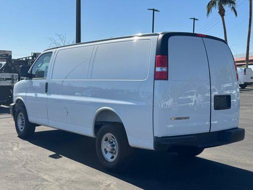 2025 Chevrolet Express 2500 RWD 2500 Regular Wheelbase WT