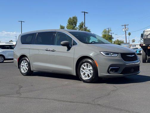 Ceramic Gray Clearcoat 2023 Chrysler Pacifica Touring L