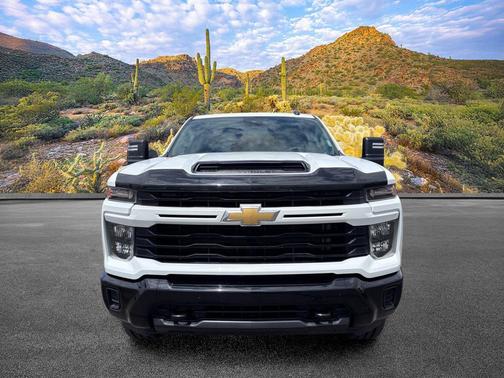 Summit White 2024 Chevrolet Silverado 2500 Custom