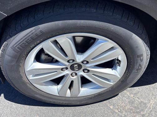 Mineral Silver 2018 Kia Sportage LX