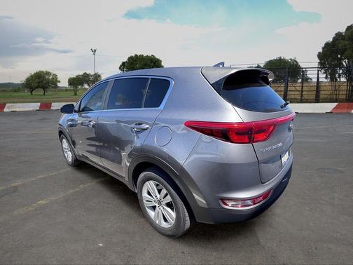 Mineral Silver 2018 Kia Sportage LX