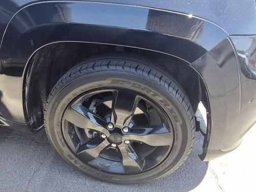 Brilliant Black Crystal Pearlcoat 2015 Jeep Grand Cherokee High Altitude