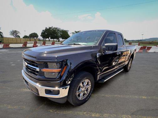 Agate Black Metallic 2025 Ford F-150 XLT