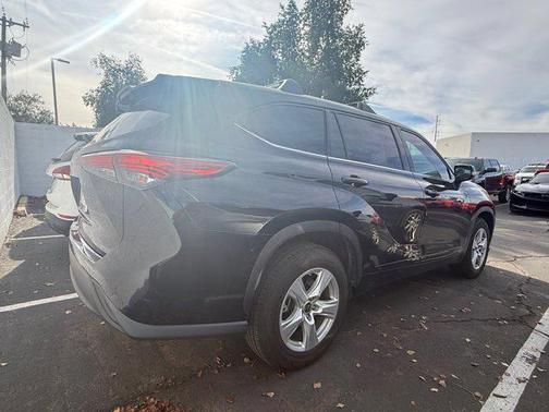 2022 Toyota Highlander L