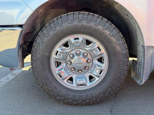 2017 Nissan NV Passenger NV3500 HD SL V8