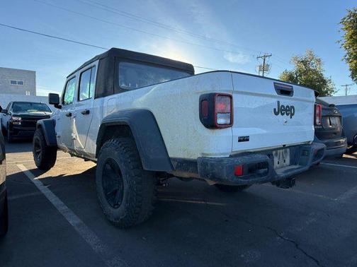 2022 Jeep Gladiator Sport