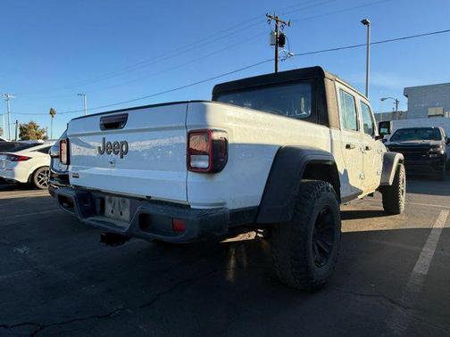 2022 Jeep Gladiator Sport