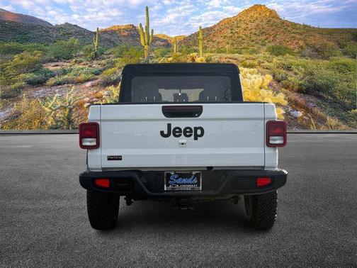 2022 Jeep Gladiator Sport