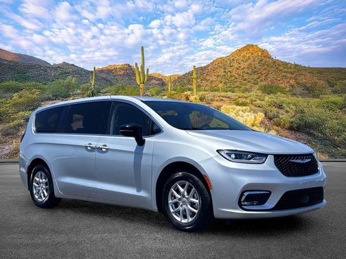 Silver Mist Clearcoat 2024 Chrysler Pacifica Touring L