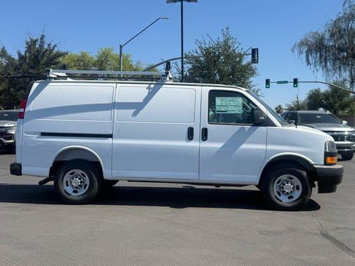 2025 Chevrolet Express 2500 RWD 2500 Regular Wheelbase WT