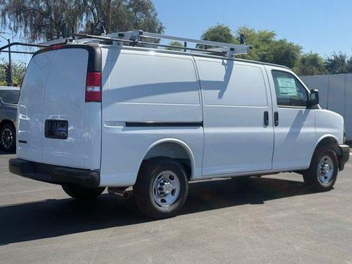 2025 Chevrolet Express 2500 RWD 2500 Regular Wheelbase WT
