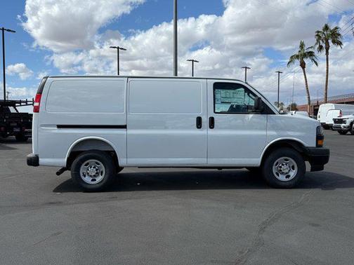 2025 Chevrolet Express 2500 RWD 2500 Regular Wheelbase WT