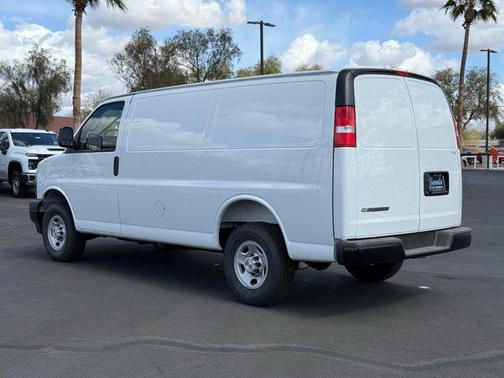 2025 Chevrolet Express 2500 RWD 2500 Regular Wheelbase WT