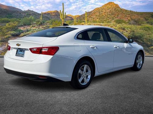Summit White 2023 Chevrolet Malibu 1LS