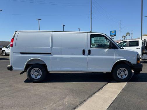 2025 Chevrolet Express 2500 RWD 2500 Regular Wheelbase WT