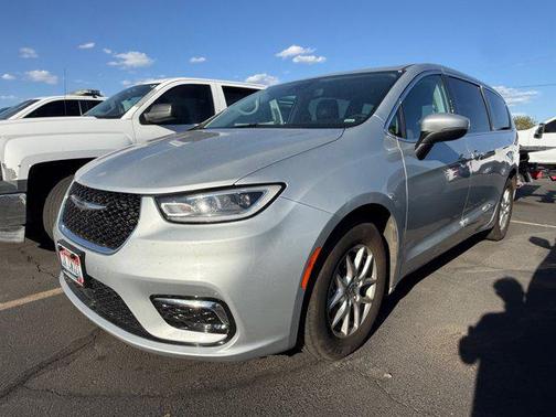 Silver Mist Clearcoat 2023 Chrysler Pacifica Touring L