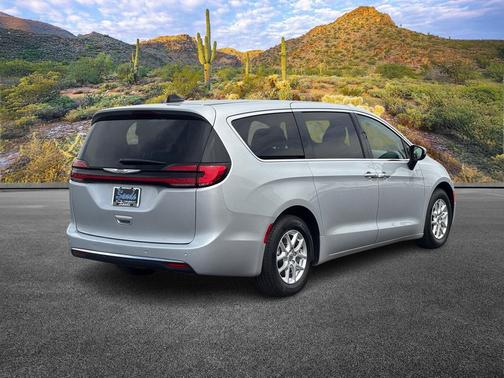 Silver Mist Clearcoat 2023 Chrysler Pacifica Touring L