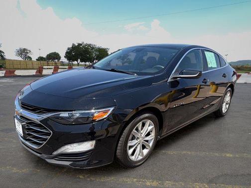 Mosaic Black Metallic 2023 Chevrolet Malibu FWD 1LT